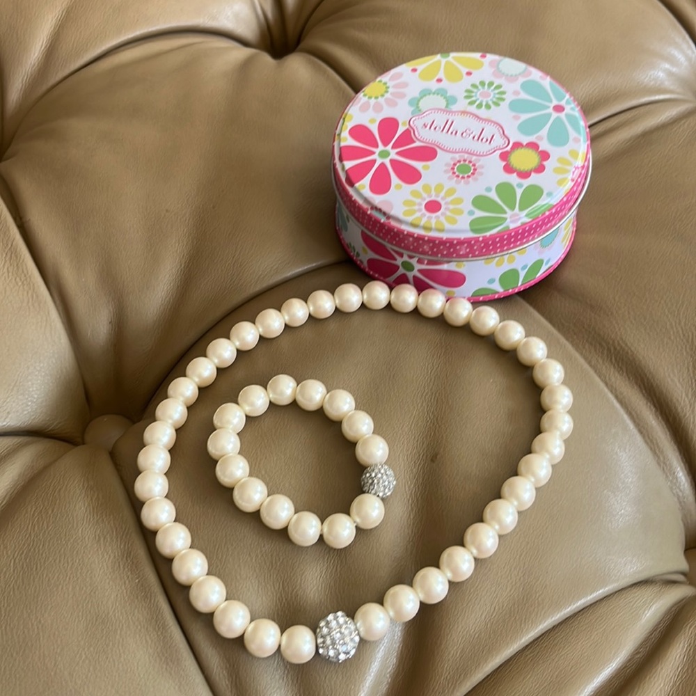 Stella and dot Pearl set